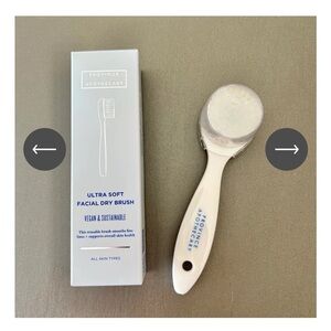 Ultra Soft Facial Dry Brush - White